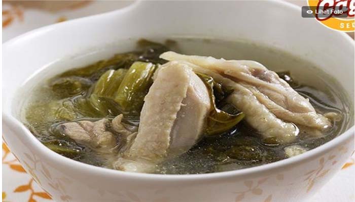 Resep Sup Ayam Sawi Asin dengan Jahe untuk Sakit Flu